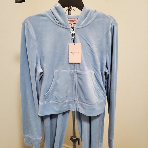 Stylish Juicy Couture tracksuit. Frosted light blue velour with iconic logo. - Picture 4 of 11